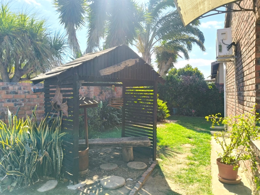 5 Bedroom Property for Sale in Noorsekloof Eastern Cape